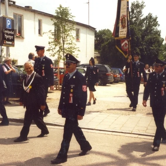gf2001.jpg